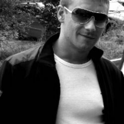 Парень, ищу симпатичную и стройную девушку для секса Парень, ищу симпатичную и стройную девушку для секса