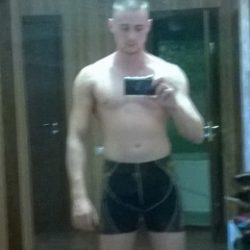 Симпатичный парень из Новоросийска ищет девушку, женщину для секса Симпатичный парень из Новоросийска ищет девушку, женщину для секса